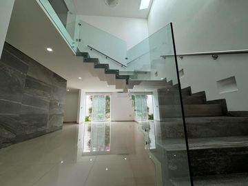 Casa en venta en Aguascalientes zona norte, Portón de Santa Clara (Campanario)