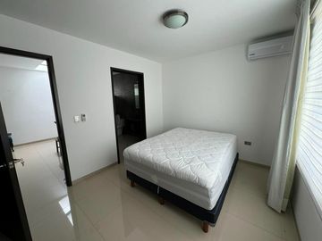 Casa en venta en Aguascalientes zona norte, Portón de Santa Clara (Campanario)
