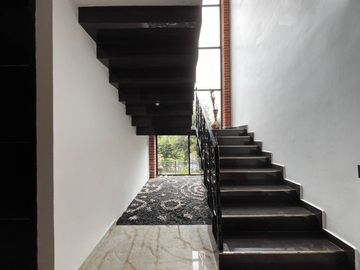 OPORTUNIDAD DE CASA EN VENTAOPORTUNIDAD DE CASA EN VENTA