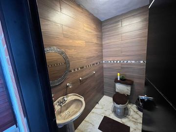 OPORTUNIDAD DE CASA EN VENTAOPORTUNIDAD DE CASA EN VENTA