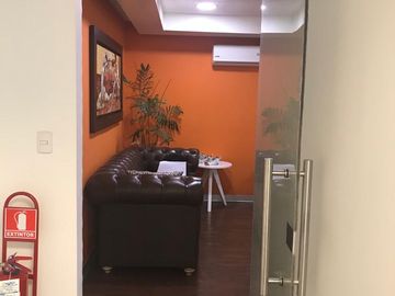 VENDO EXCELENTE OFICINA EN MIRAFLORES OPORTUNIDAD!