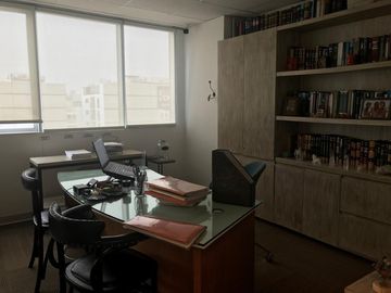 VENDO EXCELENTE OFICINA EN MIRAFLORES OPORTUNIDAD!
