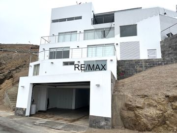 VENTA DE CASA EN PUCUSANA CLUB NAUTICO POSEIDON