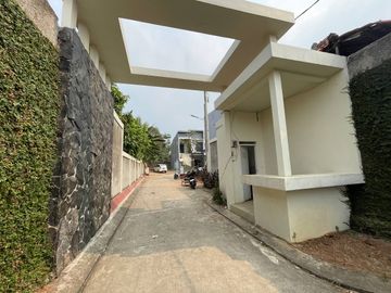 Jual Rumah Termurah Di Area Perumahan BSD City Serpong Tangerang Selatan Dekat Tol dan AEON Mall