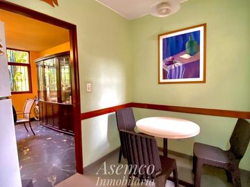 LINDA CASA EN VENTA CON AMPLIO JARDIN Y TERRAZA EN URB. LAS LOMAS DE LA MOLINA