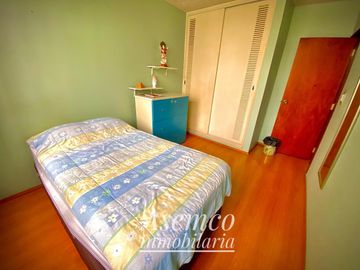 LINDA CASA EN VENTA CON AMPLIO JARDIN Y TERRAZA EN URB. LAS LOMAS DE LA MOLINA