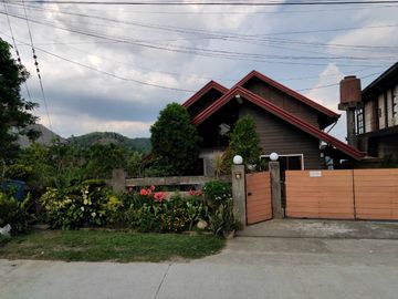 HOUSE AND LOT NEAR PICNIC GROVE AND PEOPLE'S PARK