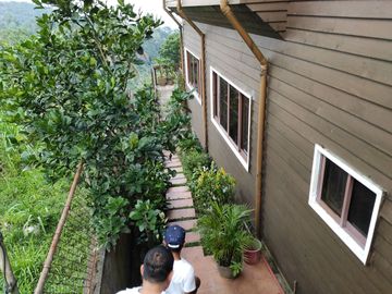 HOUSE AND LOT NEAR PICNIC GROVE AND PEOPLE'S PARK