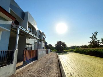 Rumah Baru View Persawahan di Banguntapan