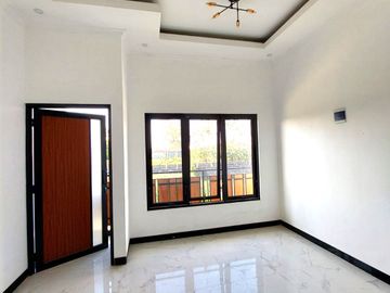 Rumah Baru View Persawahan di Banguntapan