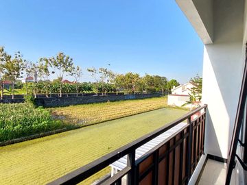 Rumah Baru View Persawahan di Banguntapan