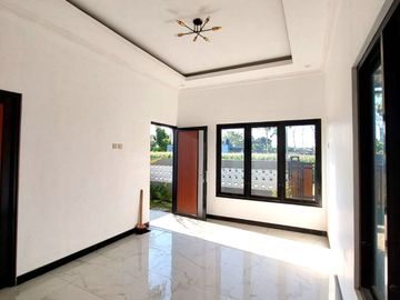 Rumah Baru View Persawahan di Banguntapan