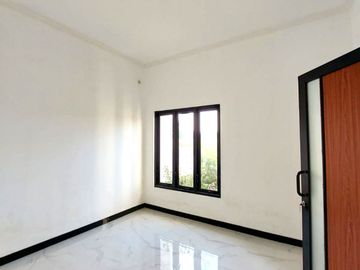 Rumah Baru View Persawahan di Banguntapan