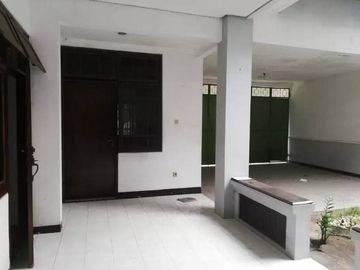 Rumah Lokasi Strategis Jl Dukuh Kupang Barat Dekat dengan Ruko Grand Sungkono, -/+ 150 meter dari Jl. Mayjend Sungkono