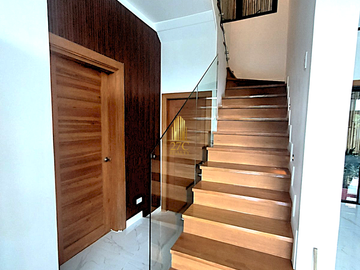 Spacious 5BR in Greenwoods Executive Village Cainta For Sale