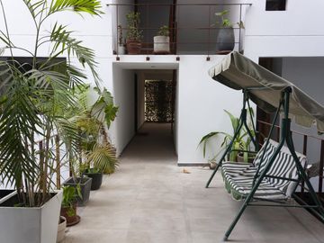 DEPARTAMENTO EN VENTA, 2DO PISO EN ESTRENO Y EQUIPADO, UBICADO EN URB. ALPAMAYO LÍMITE CON LA MOLINA