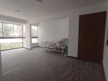 DEPARTAMENTO EN VENTA, 2DO PISO EN ESTRENO Y EQUIPADO, UBICADO EN URB. ALPAMAYO LÍMITE CON LA MOLINA