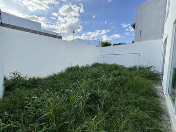 VENTA DE CASA, 3 RECÁMARAS, EN RESIDENCIAL SANTA FE, CORREGIDORA, QRO