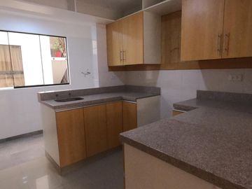 VENTA DE DPTO EN ESTRENO EQUIPADO UBICADO EN URB. ALPAMAYO LÍMITE CON LA MOLINA