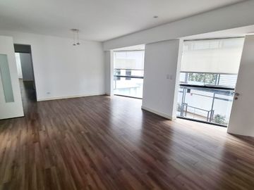 Moderno departamento en venta en Av. Grau Miraflores cerca al malecon