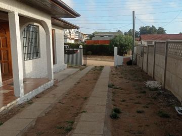 Se vende Casa Impecable En Recinto Cerrado, El Quisco
