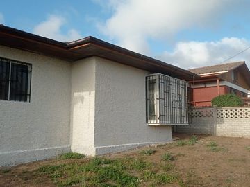 Se vende Casa Impecable En Recinto Cerrado, El Quisco
