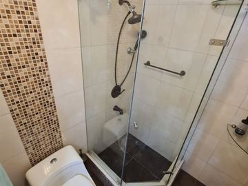 Depa Impecable en venta en Av. Los Ingenieros en Valle Hermoso Surco