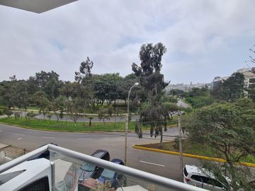 Depa Impecable en venta en Av. Los Ingenieros en Valle Hermoso Surco