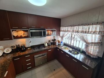Depa Impecable en venta en Av. Los Ingenieros en Valle Hermoso Surco
