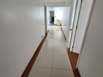 Depa Impecable en venta en Av. Los Ingenieros en Valle Hermoso Surco