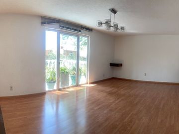 Casa con maravillosa distribución y ubicación en Lomas de las Palmas (Interlomas, Huixquilucan Estado de México)