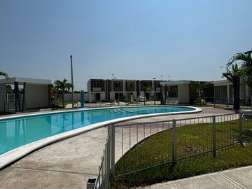 Casa de 2 niveles tipo Residencial en Fracc. Lagos de Puente moreno