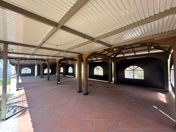 CASA EN VENTA EN LOMAS DE COMANJILLA LEÓN GTO A SOLO 5 MINUTOS DE PUERTO INTERIOR.