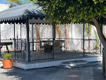 CASA EN VENTA EN LOMAS DE COMANJILLA LEÓN GTO A SOLO 5 MINUTOS DE PUERTO INTERIOR.