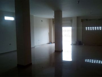 local comercial de renta en manta zona sur