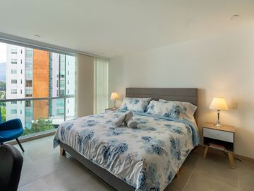 Apartaestudio Amoblado en venta - Av centenario