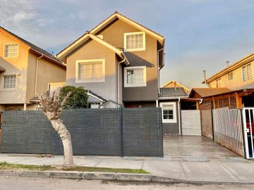 Venta Casa Santa María de Valle Grande, Lampa
