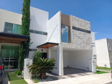 Casa en privada Hacienda Juriquilla Santa fe