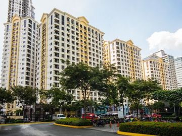 newly renovated 1br condo with parking package for sale