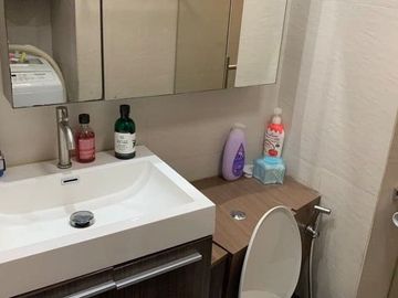 newly renovated 1br condo with parking package for sale