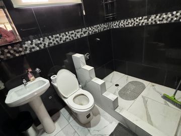 En venta casa de 2 dormitorios con jacuzzi en Urb.Ciudad Santiago.
