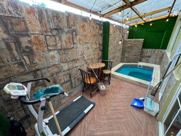 En venta casa de 2 dormitorios con jacuzzi en Urb.Ciudad Santiago.