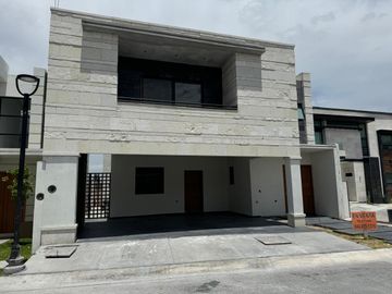 Casa en venta en Residencial La Escondida Saltillo Coahuila