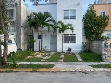 REMATO HERMOSA CASA MARCADA 1-12, BONAMPAK, MZ17, SM77, CANCUN