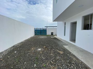 casa de venta en manta los gavilanes zona sur