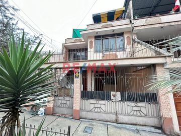 ¡ Oportunidad Única!!!  Única Casa De 3 Pisos Con Cochera En Mangomarca Cerca A Colegio Pnp