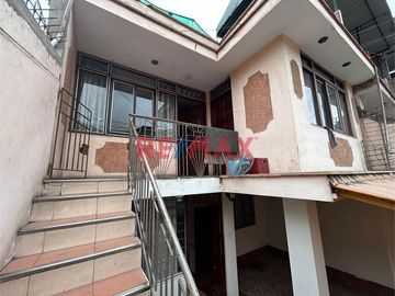 ¡ Oportunidad Única!!!  Única Casa De 3 Pisos Con Cochera En Mangomarca Cerca A Colegio Pnp