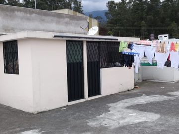 VENTA - CASA - NORTE - QUITO - RENTERA - 3 DEPARTAMENTOS