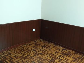 VENTA - CASA - NORTE - QUITO - RENTERA - 3 DEPARTAMENTOS