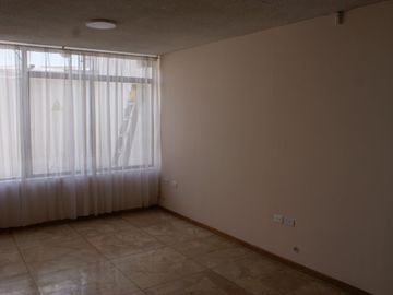 VENTA - CASA - NORTE - QUITO - RENTERA - 3 DEPARTAMENTOS